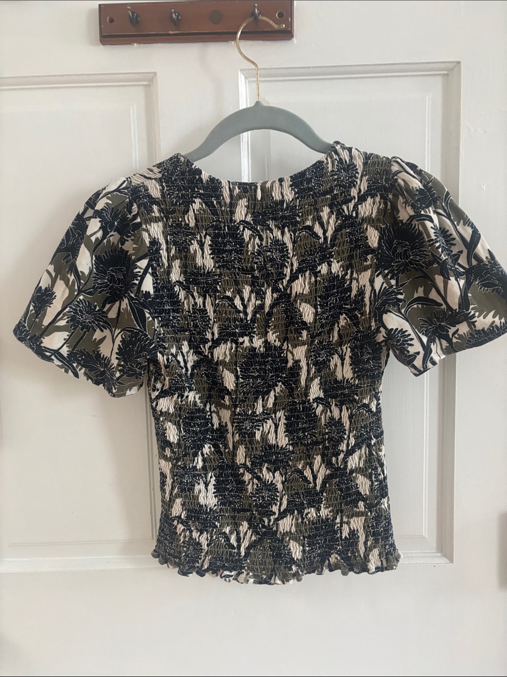 ME+EM Black and Olive Floral Smocked Short Sleeve Top - Picture 3 of 4